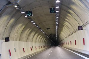 Спират движението в тунел „Железница“ на АМ „Струма“ за 24 часа