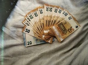 Арест на кмета на село Овчарово за купуване на гласове при специализирана акция