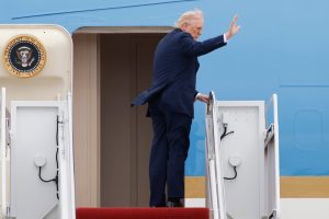 Тръмп замразява ударите срещу Иран за пет дни на фона на преговори и военни заплахи