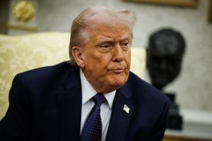 Доналд Тръмп обяви мащабни удари срещу Иран и пълно унищожение на военни цели