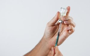 Д-р Николай Георгиев: Липсата на държавен контрол превръща поставянето на филъри в опасна практика