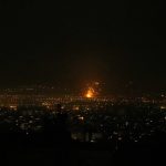 Въздушни удари поразиха болница и щабове в Техеран при мащабна ескалация