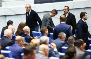 Депутатите изслушаха КЕВР и енергийното министерство за високите сметки за ток