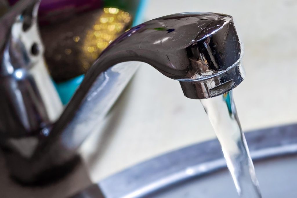 Нови цени на водата в десетки градове от днес