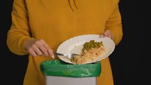 Българите губят по 300 евро годишно заради изхвърлена храна