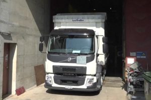 Учени от ЦЕРН тестваха успешно първото транспортиране на антиматерия с камион