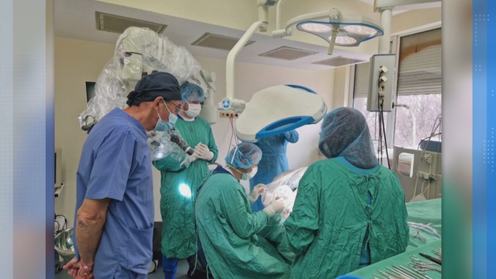 В ИСУЛ поставиха първите слухови импланти с роботизирана ръка в Югоизточна Европа