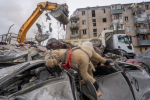 Масирана руска атака в Харков: 11 жертви и разрушено училище при ударите в Украйна