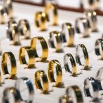 Затварянето на Ормузкия проток предизвика рязък спад в цената на златото