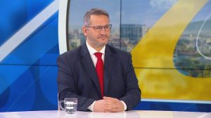 Земеделският министър: Стотици тонове месо с неустановен произход и фалшиви етикети са открити в складове