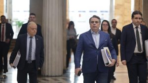 Коалиция ПП-ДБ се регистрира в ЦИК за участие в предстоящите избори