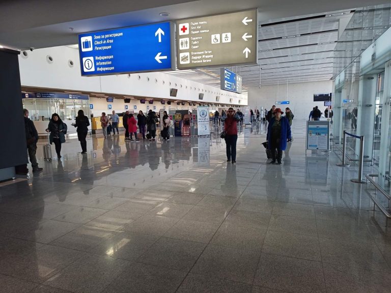 Самолет на „България Еър“ евакуира 180 българи от Египет и Дубай