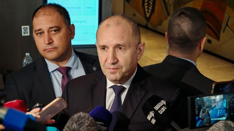 Румен Радев: Ще участвам в листите за парламента, а не от дивана Румен Радев: Ще участвам в листите за парламента, а не от дивана