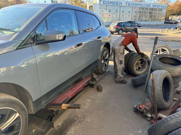 Смяната на гуми стигна 35 евро: По-изгодно за шофьорите е да имат отделни джанти