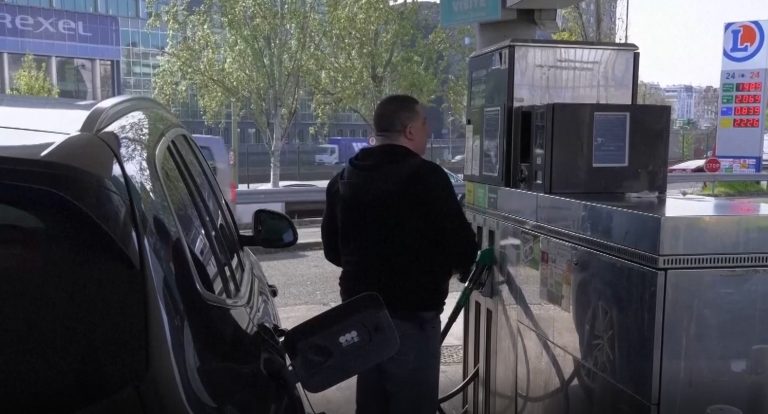 Ситуацията във Франция: Скъпият петрол и натискът върху домакинствата
