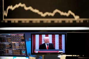 Реакция на пазарите: Индексите губят позиции при старта на седмицата