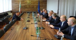 Министър Николай Найденов обсъди дигитализацията и прозрачността с Браншова камара „Пътища“