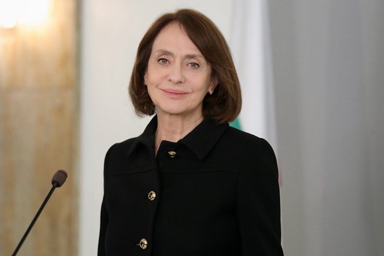 Надежда Нейнски настоява за дипломатическо решение за Ормузкия проток