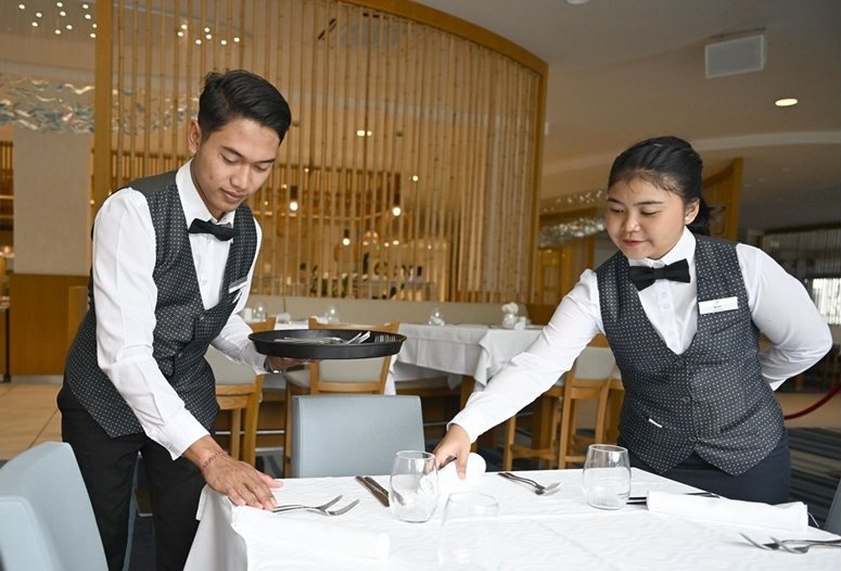 Работници от чужбина в България вече не са „крепостни“ и могат да сменят своя шеф