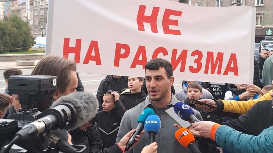 Сключиха примирие в борбата: Семен Новиков и Кирил Милов се завръщат в националния тим