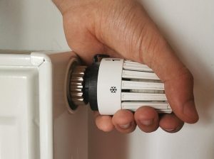 Защо цената на парното в София скача с 29% при 5% инфлация?