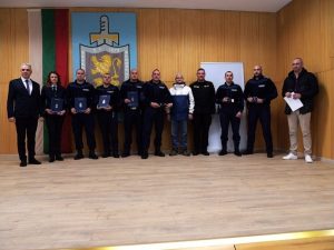 Емил Дечев и Георги Кандев наградиха спасителите на детето от Ямбол