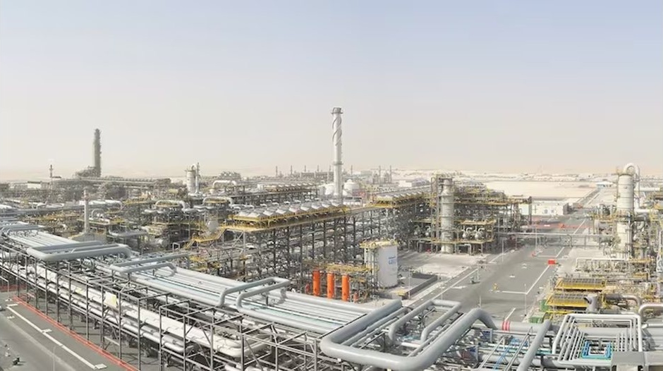 Един убит при иранска атака срещу газово съоръжение в ОАЕ