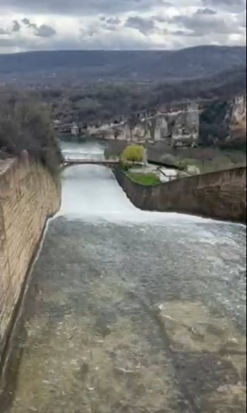 Язовир „Александър Стамболийски“ прелива: Властите следят нивата на реките Янтра и Росица