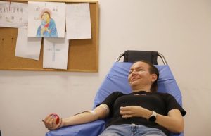 Кръводарителска акция на ВМА събра десетки доброволци на Цветница