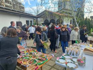 1150 евро събраха на Великденски базар за лечение на момче с левкемия в Горна Оряховица