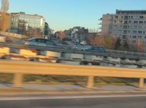 Шофьор застраши живота на десетки с каране в насрещното по бул. „България“