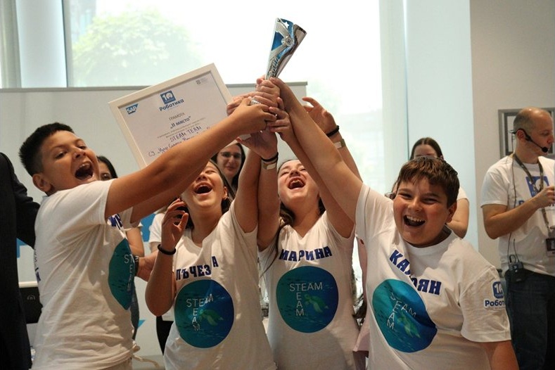 Да бъдеш мечтател и творец: Стартира кандидатстването за 12-ото издание на „Роботика за България“