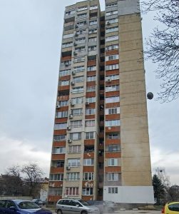 Етажна собственост: Мизерия отвън и лукс отвътре – как да спрем разрухата?