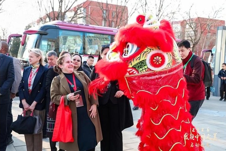 Дипломати от 40 държави откриват автентичния дух и иновациите на Китай