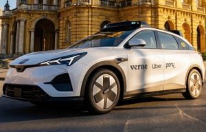 Verne стартира първата търговска услуга за роботаксита в Загреб