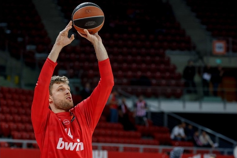 Александър Везенков мечтае за пълна зала и с националния отбор след триумфа в София