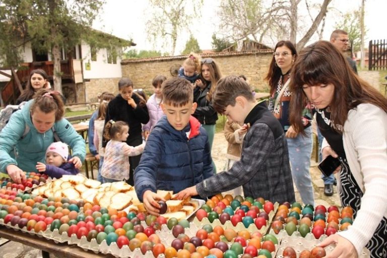 Деца в Долна Оряховица ще боядисват великденски яйца със старинни техники