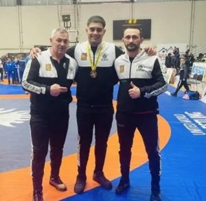 Генералният секретар на БФ Борба Белчо Горанов посети пострадалия Алекси Алексиев в „Пирогов“