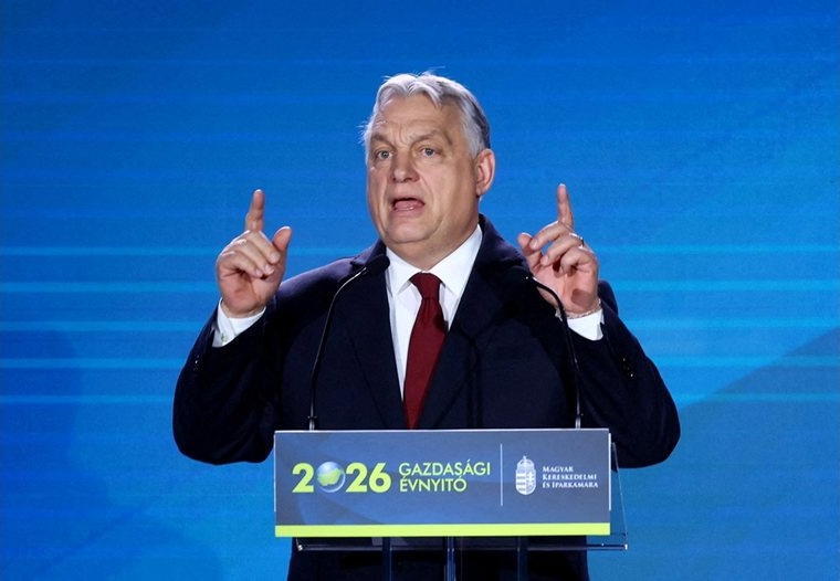 Орбан губи почва преди вота, дори феновете му искат в ЕС и с еврото