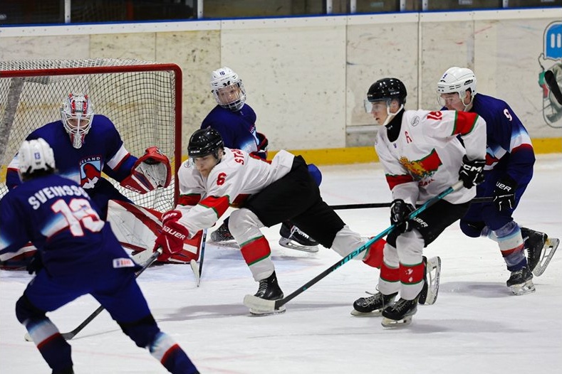 България надви Исландия за първа победа на Световното първенство по хокей на лед