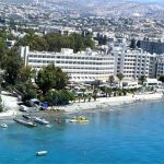 Двама загинаха при частично рухване на сграда в Кипър