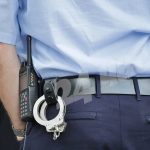 Мъж с брадва нападна американски военен самолет в Ирландия