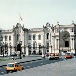 В Перу избират девети президент за десет години на фона на тежка криза в сигурността