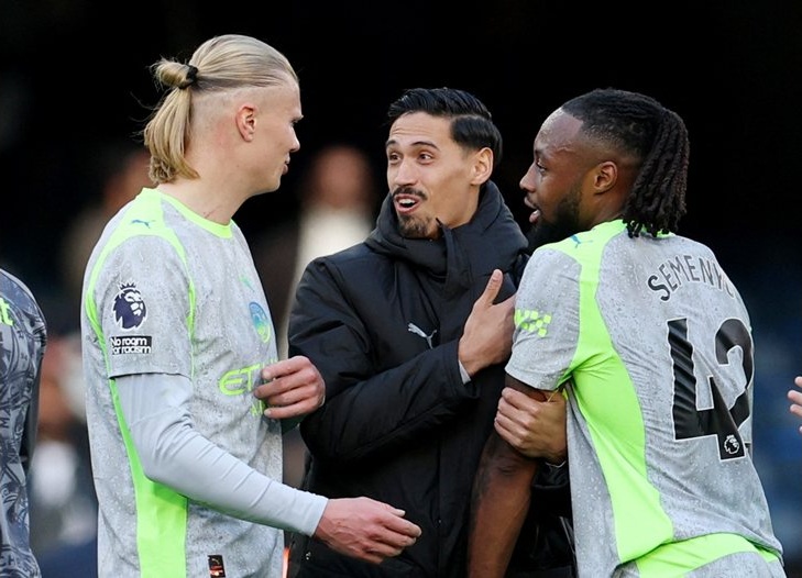 Манчестър Сити разгроми Челси с 3:0 и съкрати дистанцията до Арсенал