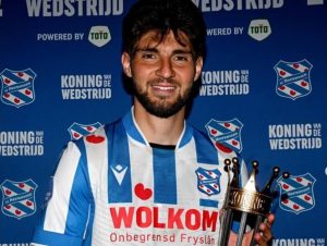 Християн Петров с минути срещу АЗ Алкмаар при тежка загуба на Хееренвеен