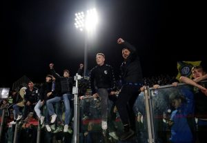 "Интер" победи "Комо" с 4:3 в голов трилър и дръпна на върха в Серия "А"