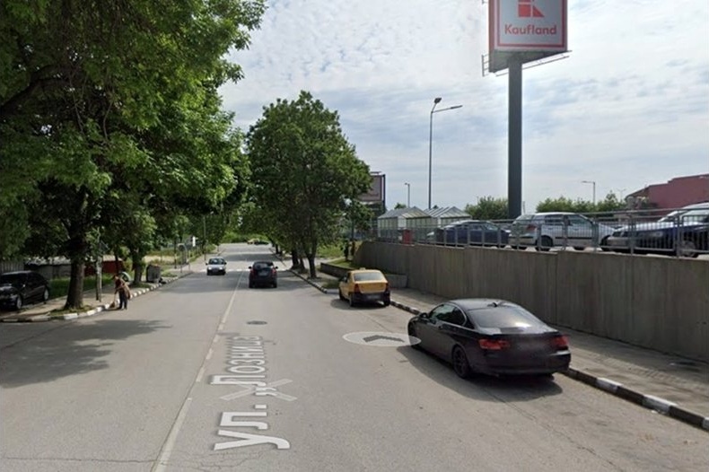 Тежка катастрофа до хипермаркет в Асеновград: Един човек е ранен