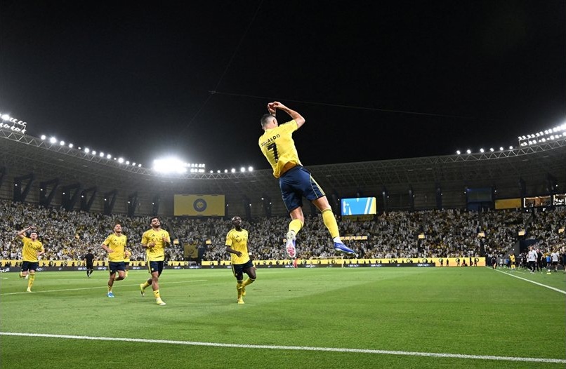 Войната превръща в "бели слонове" спортните проекти за милиарди в Близкия изток