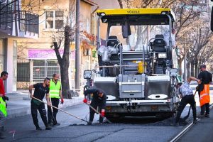 Започна полагането на асфалт по бул. „Ал. Стамболийски“ в София: Движението се пуска до два месеца