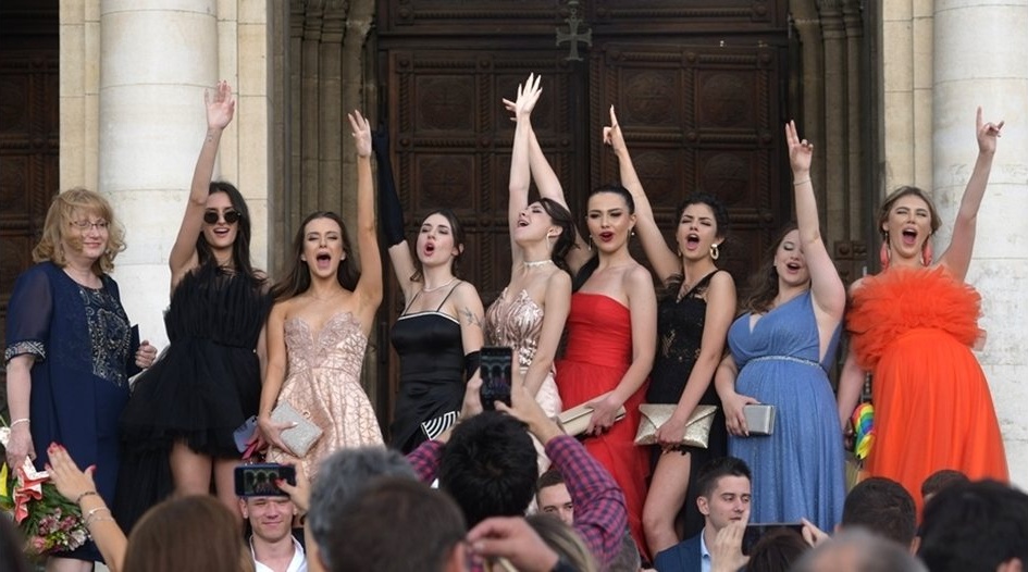 Лекари агитират абитуриентките срещу опасни уголемявания на устни